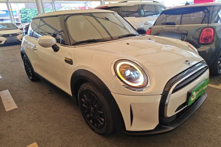 Used MINI 2023 1.5T ONE Front Right 45 Deg