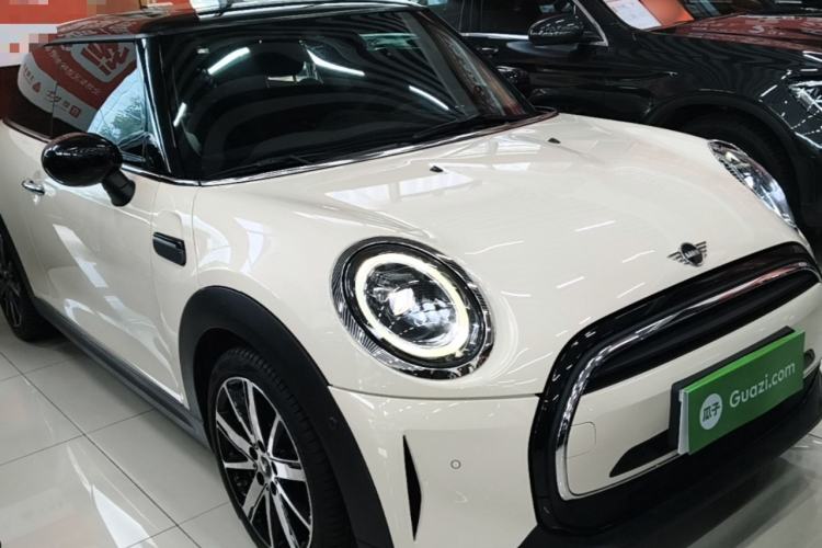 Used MINI 2023 1.5T COOPER Artist Front Right 45 Deg