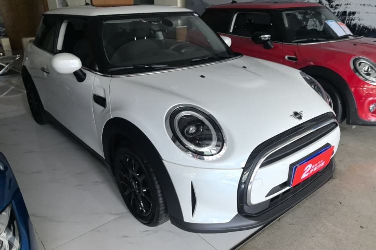 Used MINI 2023 1.5T ONE Front Right 45 Deg