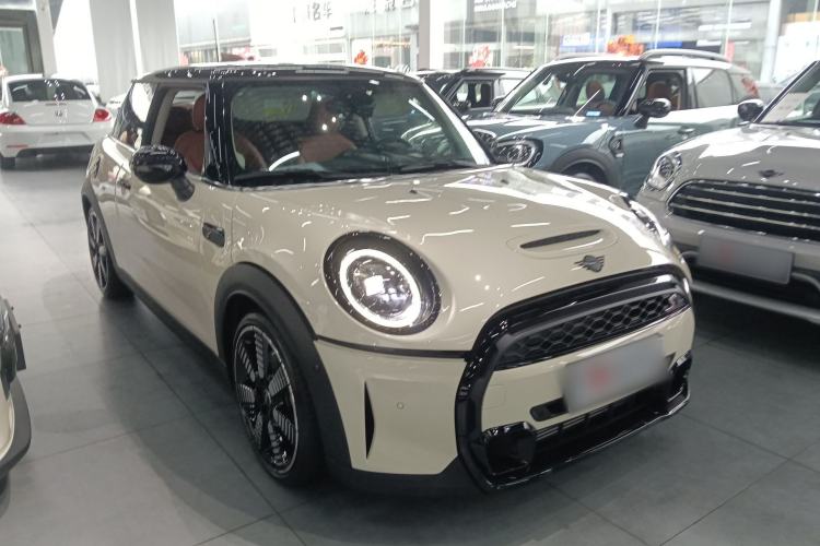 Used MINI 2023 2.0T COOPER S Artist Front Right 45 Deg