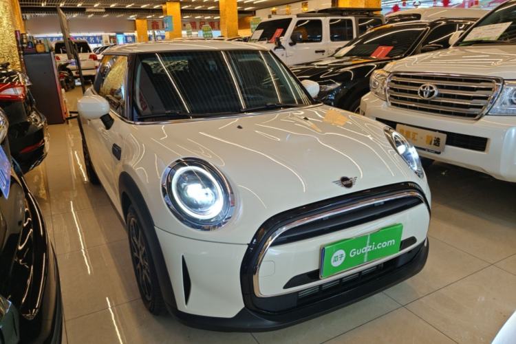 Used MINI 2023 1.5T ONE Front Right 45 Deg