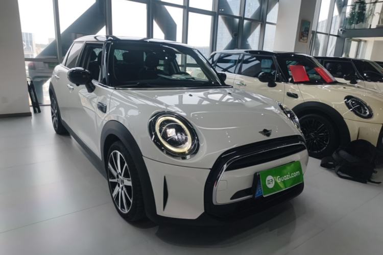 Used MINI 2023 Updated 1.5T COOPER Artist Five-Door Edition Front Right 45 Deg