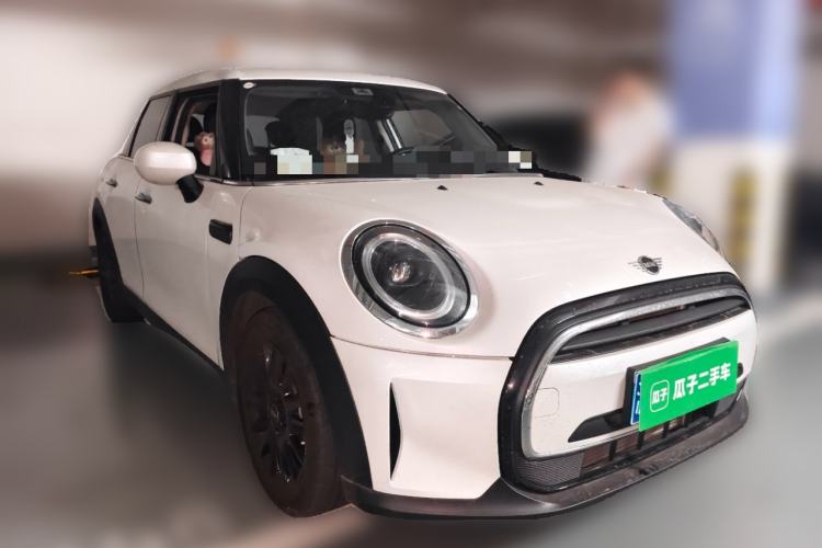 Used MINI 2023 1.5T ONE Five-Door Edition Front Right 45 Deg