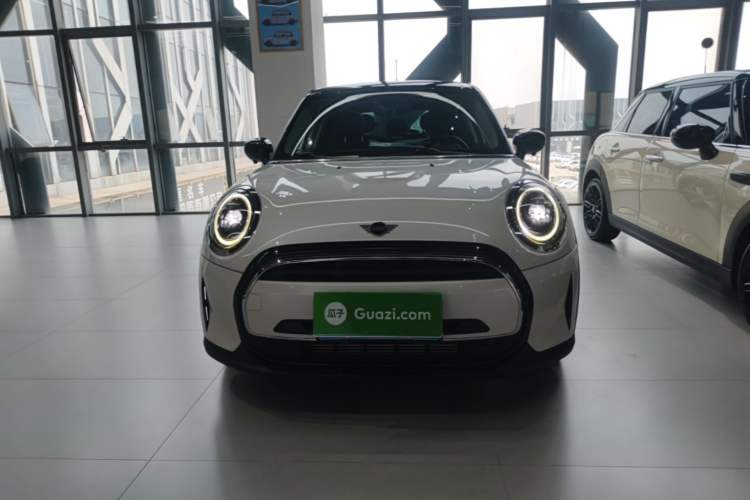 Used MINI 2023 Updated 1.5T COOPER Artist Five-Door Edition Front