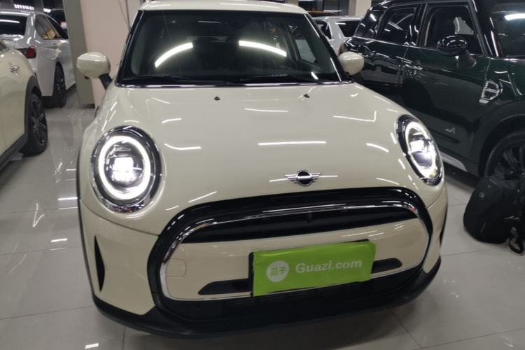 Used MINI 2023 1.5T ONE Five-Door Edition Front