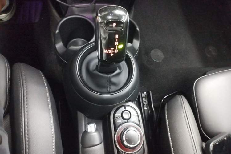 Used MINI 2023 1.5T COOPER Artist Gear Lever
