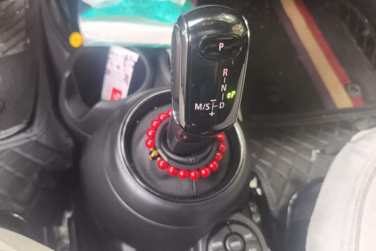 Used MINI 2023 1.5T COOPER King's Cross Special Edition Five-Door Version Gear Lever