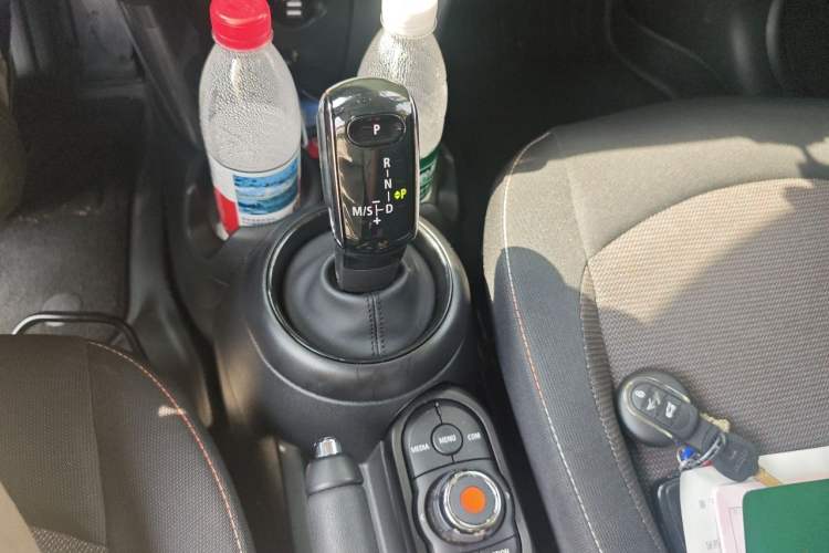 Used MINI 2023 1.5T ONE Gear Lever
