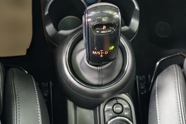 Used MINI 2023 Updated 1.5T COOPER Artist Gear Lever