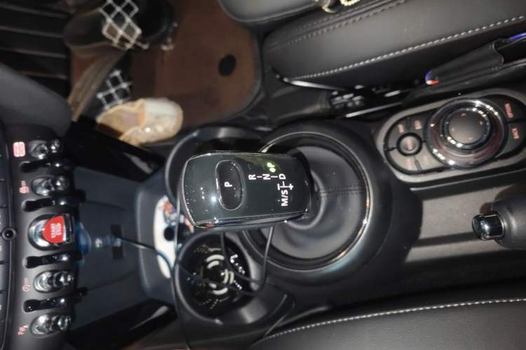 Used MINI 2023 Updated 1.5T COOPER Artist Gear Lever