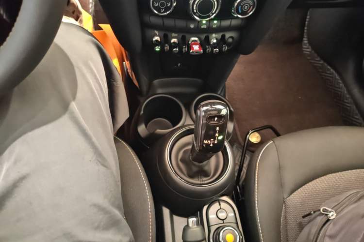 Used MINI 2023 1.5T ONE Gear Lever