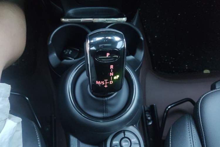 Used MINI 2023 Updated 1.5T COOPER Artist Gear Lever