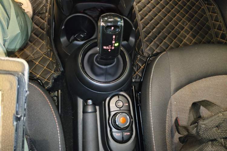 Used MINI 2023 1.5T ONE Gear Lever
