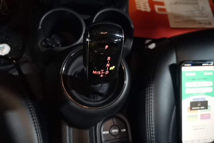 Used MINI 2023 1.5T ONE Five-Door Edition Gear Lever
