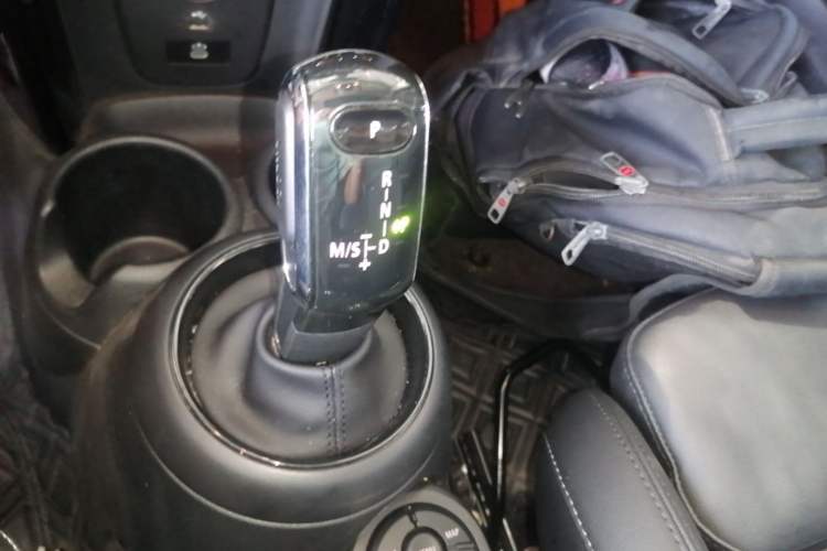Used MINI 2023 1.5T COOPER Artist Gear Lever