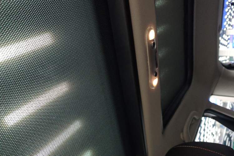 Used MINI 2023 1.5T ONE Five-Door Edition Headliner