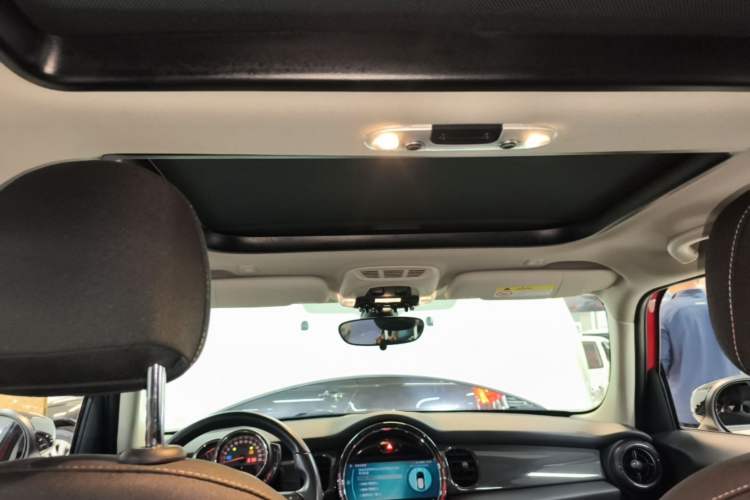 Used MINI 2023 1.5T ONE Five-Door Edition Headliner