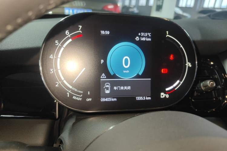 Used MINI 2023 Updated 1.5T COOPER Artist Five-Door Edition Instrument Cluster
