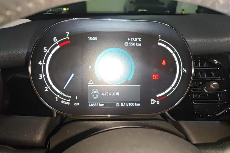 Used MINI 2023 Updated 1.5T COOPER Artist Five-Door Edition Instrument Cluster
