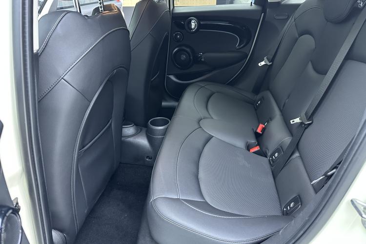 Used MINI 2023 Updated 1.5T COOPER Artist Five-Door Edition Interior 1
