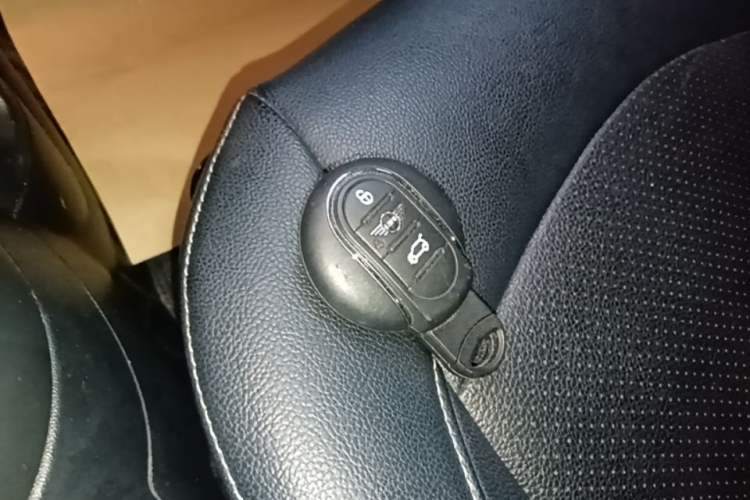 Used MINI 2023 1.5T ONE Interior 1