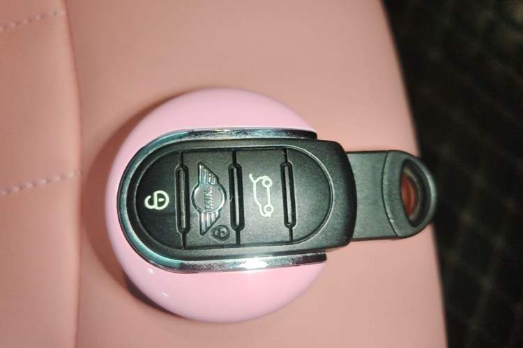 Used MINI 2023 1.5T ONE Interior 1