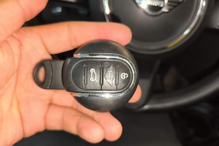Used MINI 2023 1.5T ONE Five-Door Edition Interior 1