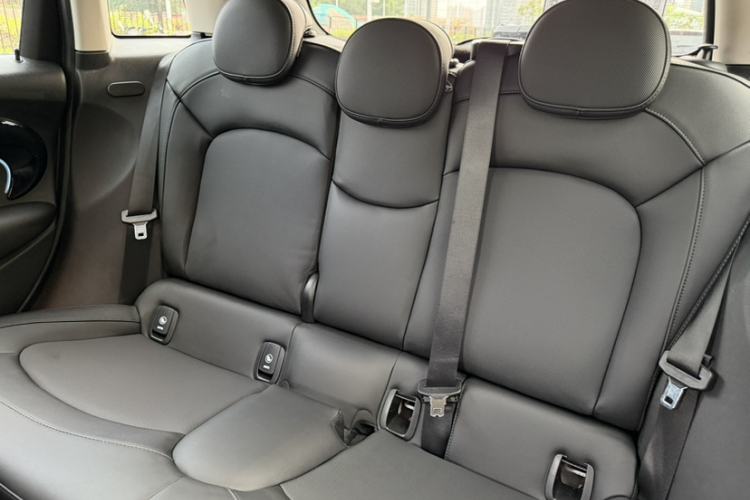 Used MINI 2023 1.5T COOPER Artist Five-Door Edition Interior 14