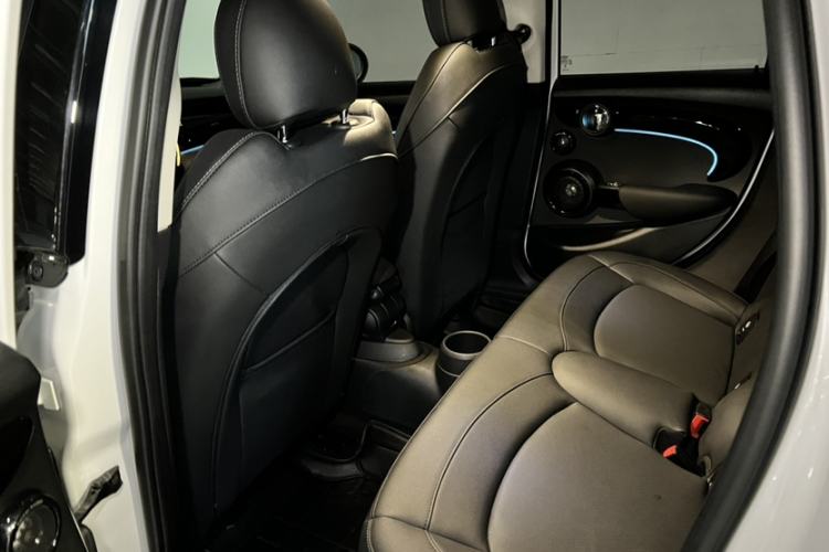 Used MINI 2023 Updated 1.5T COOPER Artist Five-Door Edition Interior 2