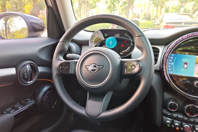 Used MINI 2023 1.5T COOPER Artist Five-Door Edition Interior 2
