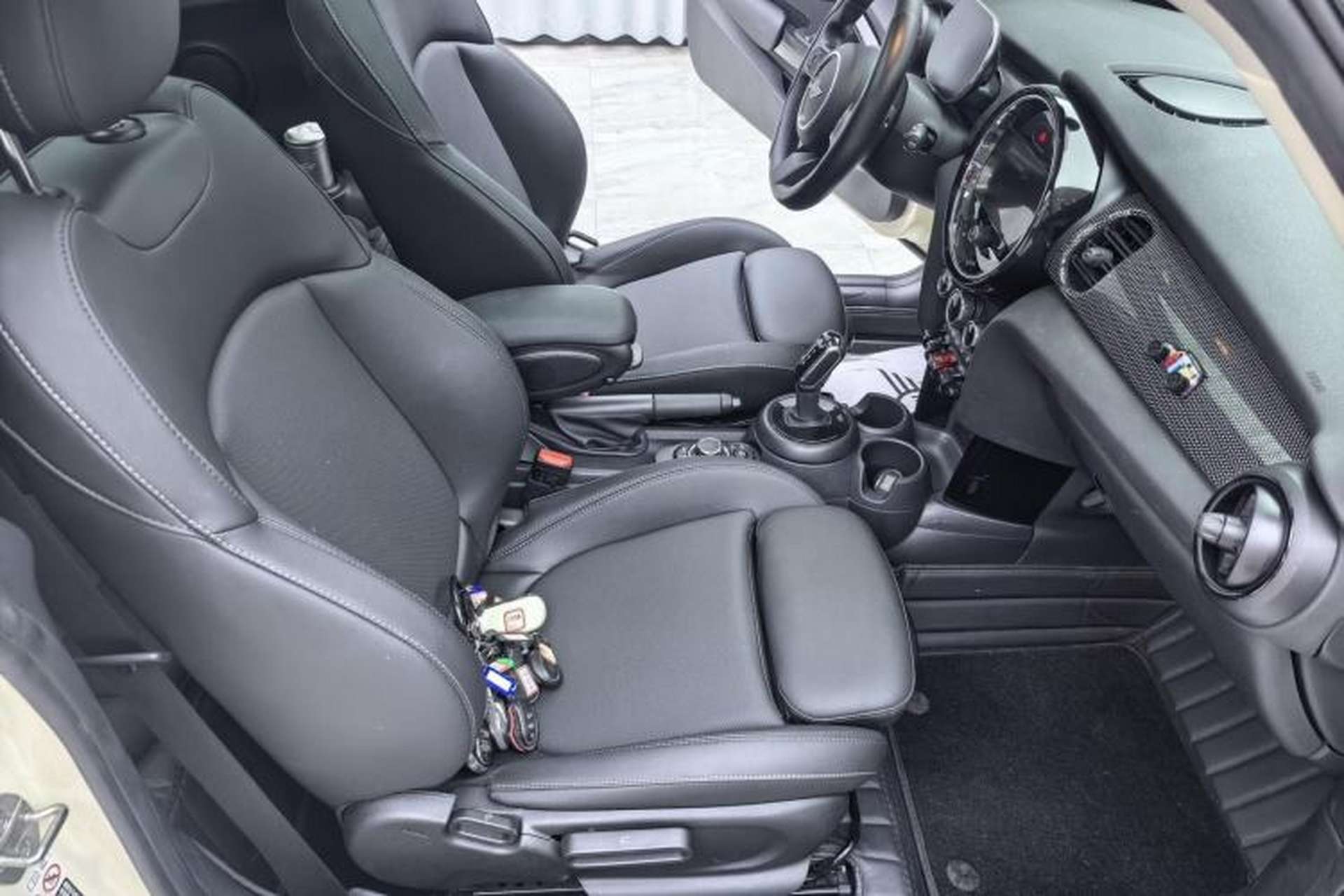 Used MINI 2023 1.5T COOPER Artist Interior 3