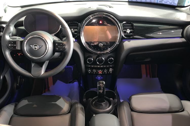 Used MINI 2023 1.5T COOPER Artist Five-Door Edition Interior 3