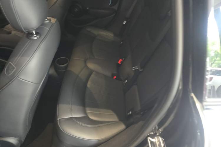 Used MINI 2023 Facelift 2.0T COOPER S Artist Five-Door Edition Interior 4