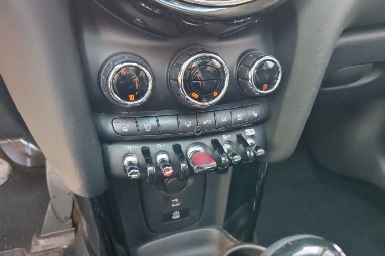 Used MINI 2023 1.5T COOPER Artist Five-Door Edition Interior 4