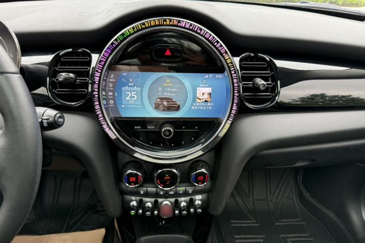 Used MINI 2023 1.5T COOPER Artist Interior 6