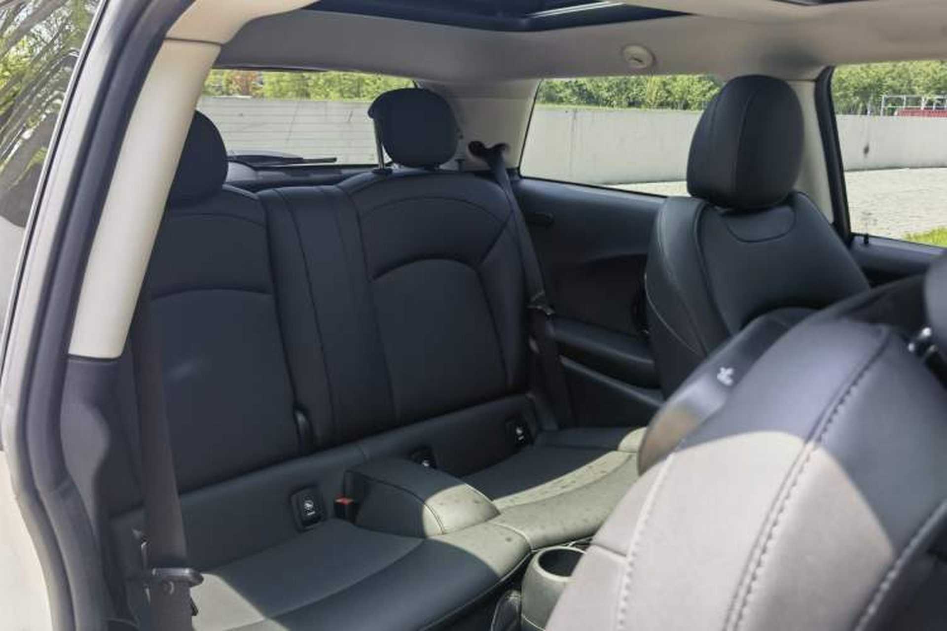 Used MINI 2023 1.5T COOPER Artist Interior 6