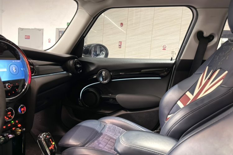 Used MINI 2023 1.5T COOPER Artist Five-Door Edition Interior 6