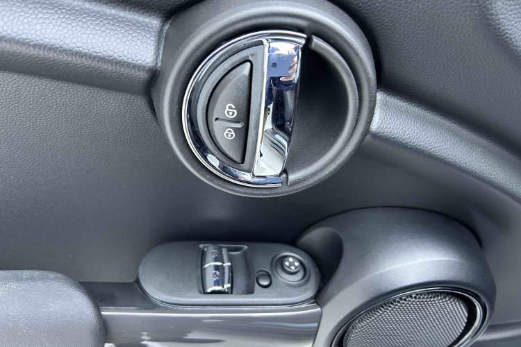 Used MINI 2023 1.5T ONE Interior 7