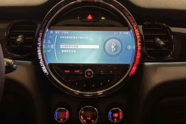 Used MINI 2023 1.5T COOPER Artist Five-Door Edition Interior 8