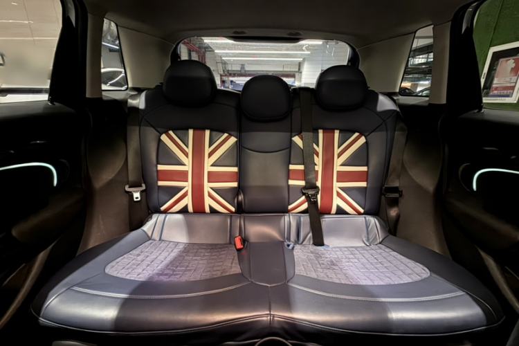 Used MINI 2023 1.5T COOPER Artist Five-Door Edition Interior 9
