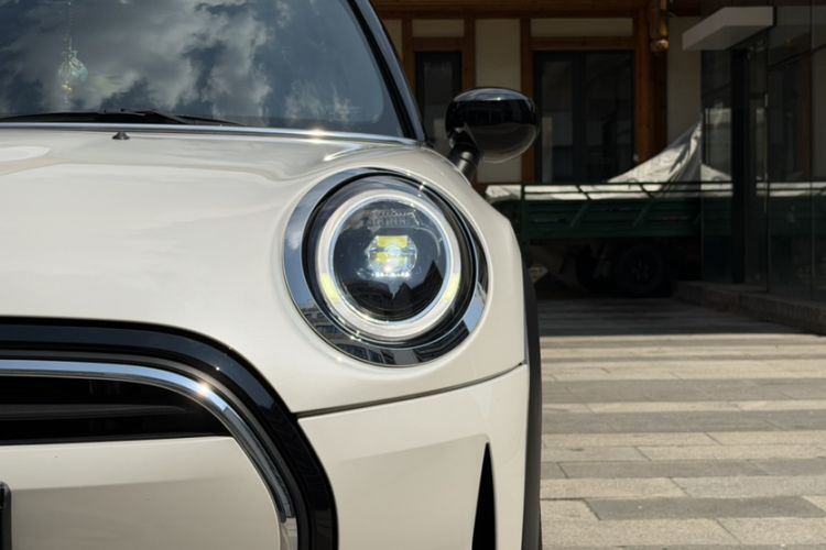 Used MINI 2023 Updated 1.5T COOPER Artist Five-Door Edition Left Front Headlight