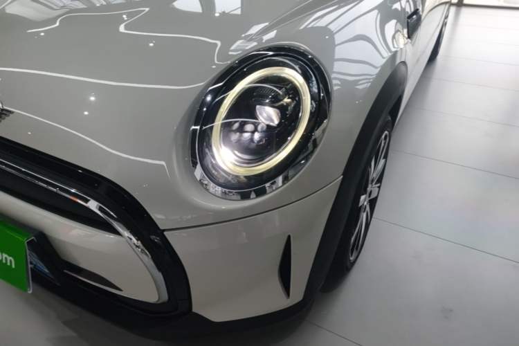 Used MINI 2023 Updated 1.5T COOPER Artist Five-Door Edition Left Front Headlight