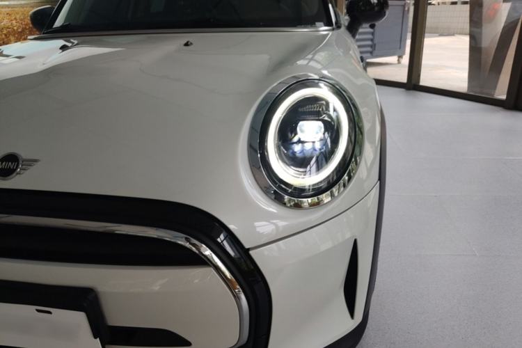 Used MINI 2023 Updated 1.5T COOPER Artist Five-Door Edition Left Front Headlight