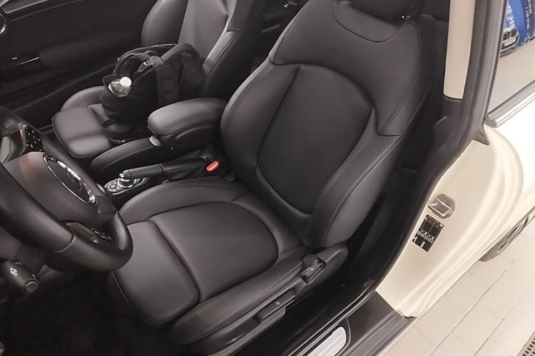 Used MINI 2023 1.5T COOPER Artist Left Front Seat