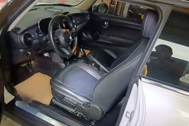 Used MINI 2023 1.5T ONE Left Front Seat