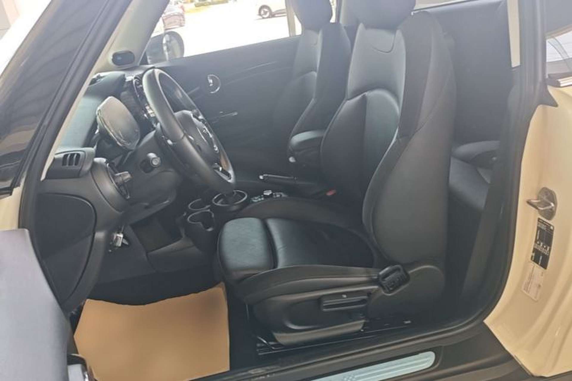 Used MINI 2023 2.0T COOPER S Artist Left Front Seat