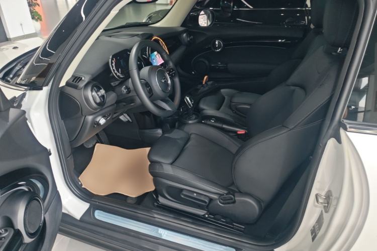 Used MINI 2023 Updated 1.5T COOPER Artist Left Front Seat