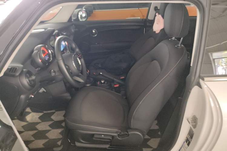 Used MINI 2023 1.5T ONE Left Front Seat
