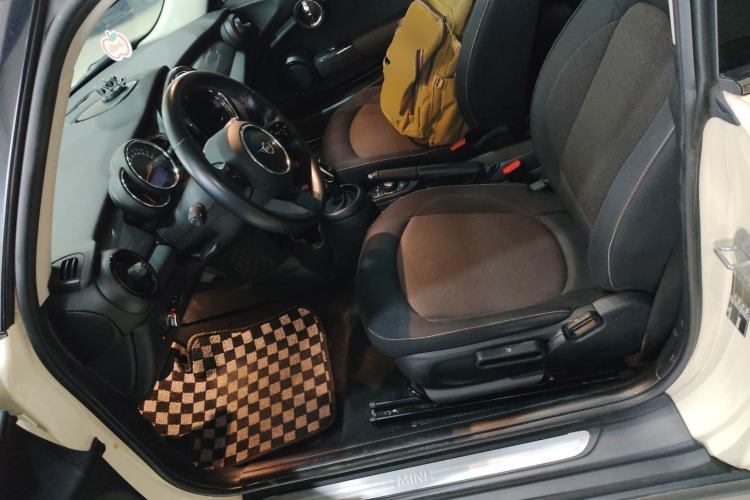 Used MINI 2023 1.5T ONE Left Front Seat
