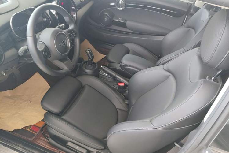 Used MINI 2023 1.5T COOPER Artist Left Front Seat